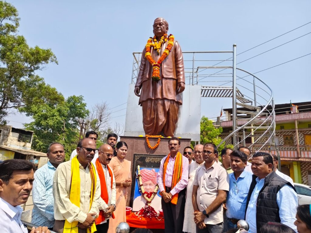 बलीराम के पुण्यतिथि पर हुए विविध आयोजन,दो दिवसीय हरि कथा संकीर्तन में पहुंचे कई दिग्गज नेता