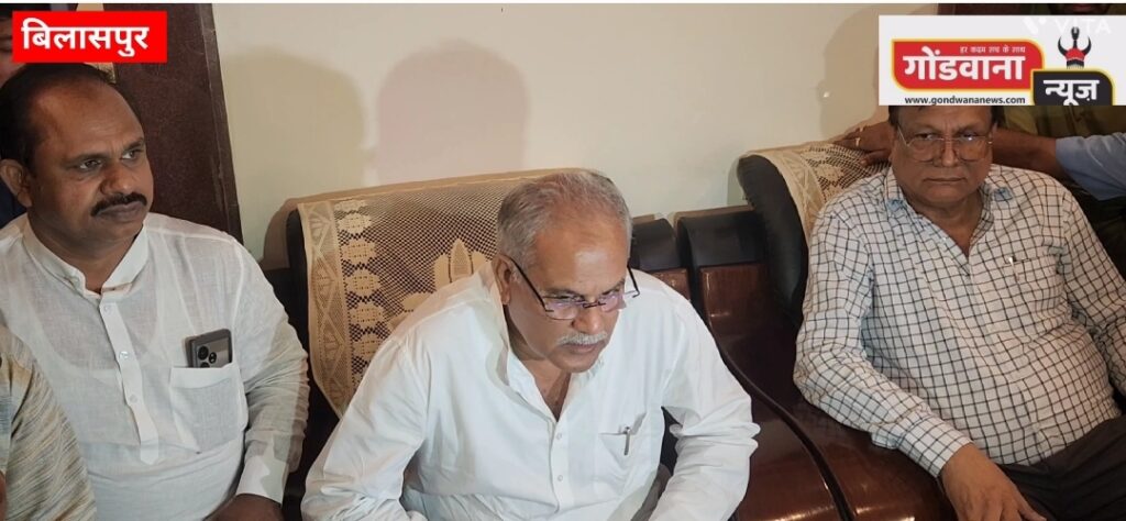 पाठशाला बंद कर सरकार मधुशालाएं खोलने को ज्यादा अहमियत समझती है- भूपेश बघेल
