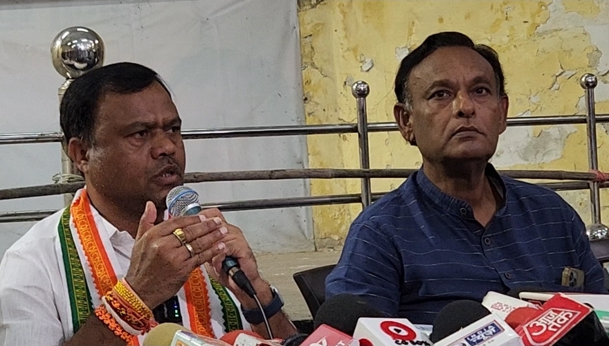 चुनाव आयोग औऱ बीजेपी की गठबंधन को बेनक़ाब करना हमारा मक़सद – बैज