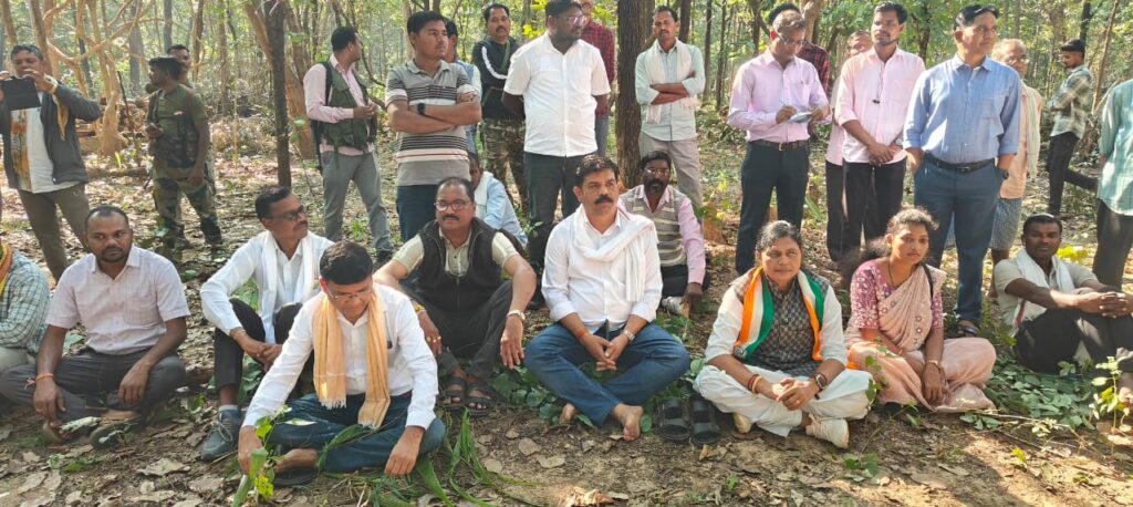 वन विनाश का आदेश देने वाले डीएफओ को तत्काल हटाऐं -विक्रम 