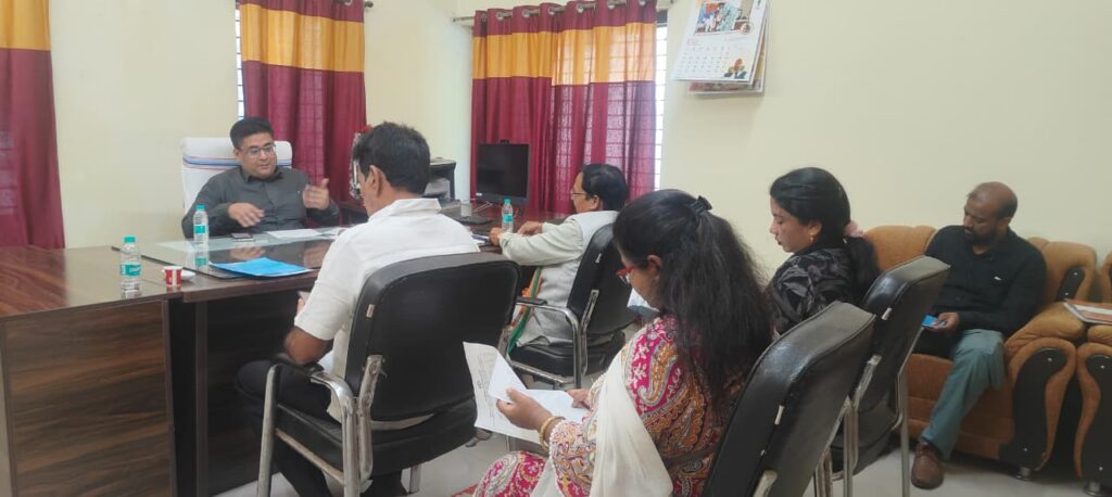कलेक्टर के निर्देश पर नगरीय निकाय एवं पंचायत उप निर्वाचन की तैयारियां शुरू  उप जिला निर्वाचन अधिकारी ने राजनैतिक दलों के साथ साझा किया उप निर्वाचन कार्यक्रम की जानकारी