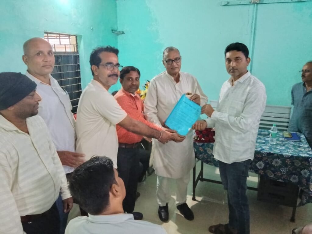 टी ई टी,पुरानी पेंशन एवं पदोन्नति को लेकर शिक्षक संघर्ष मोर्चा ने सौंपा राज्य शिक्षा आयोग के अध्यक्ष को ज्ञापन