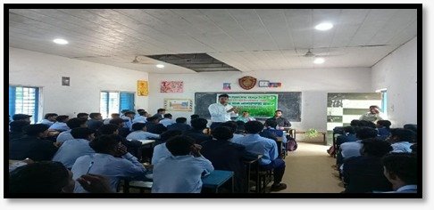 गाजरघास के खिलाफ बीजापुर में जागरूकता की मुहिम, स्कूलों से खेतों तक चला उन्मूलन अभियान