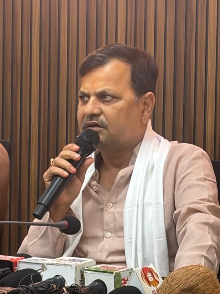 बिलासपुर के विकास के लिए अब चुप नहीं बैठेंगे, जरूरत पड़ी तो हक की लड़ाई सड़क पर लड़ेंगे
