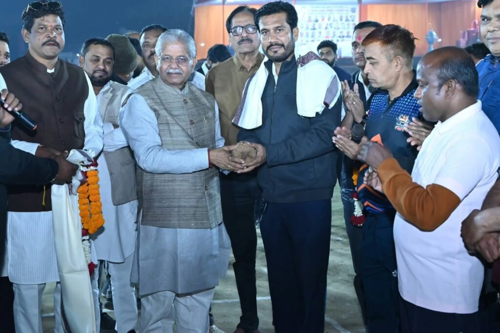 सेकंड इनिंग क्रिकेट कमेटी नें लगातार प्रयासरत से स्थानीय खिलाड़ियों की आवाज को जनप्रतिनिधियों के माध्यम से शासन तक पहुंचाया