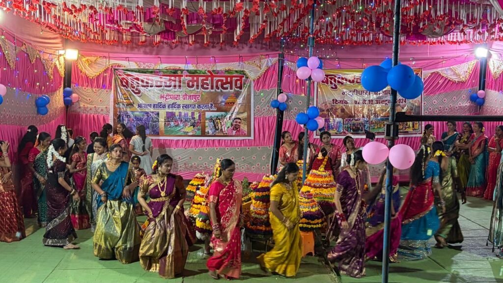 बीजापुर में धूमधाम से मनाया गया लोकपर्व बथुकम्मा, फूलों से सजी आस्था की अनूठी छटा